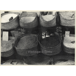 Jerri Bram (1942): Different Legumes At Market Stall (Vintage Photo 1960s/1970s)