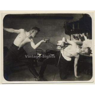Great Take: 2 Shirtless Men Fencing / Gay INT (Vintage Gelatin Silver Photo ~1910s/1920s)