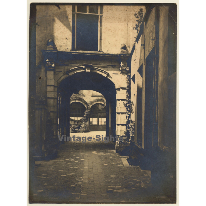 Great Take: Gründerzeit Backyard Impresson (Vintage Gelatin Silver Photo ~1890s/1900s)