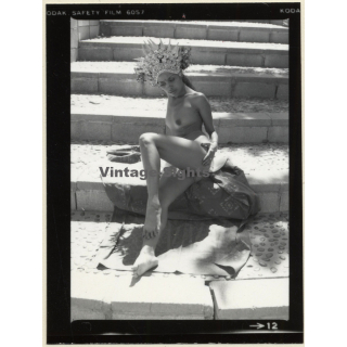 Pretty Indian Nude With Headdress & Scarf *8 (Vintage Contact Sheet Photo 1970s)