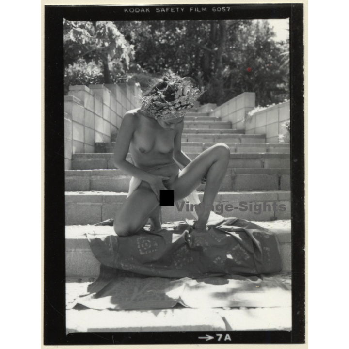 Pretty Indian Nude With Headdress & Scarf *10 (Vintage Contact Sheet Photo 1970s)