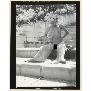 Pretty Indian Nude With Headdress & Scarf *16 (Vintage Contact Sheet Photo 1970s)