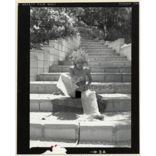 Pretty Indian Nude With Headdress & Scarf *17 (Vintage Contact Sheet Photo 1970s)