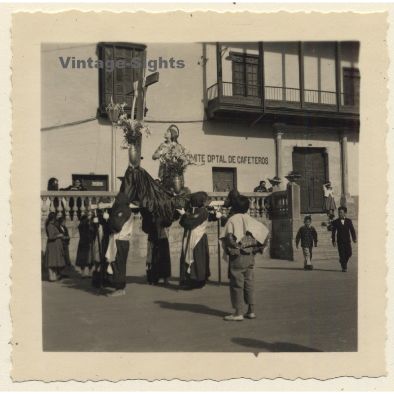Tunja / Colombia: Procesion Del Sabado Santa*1 / Street View (Vintage Photo 1957)