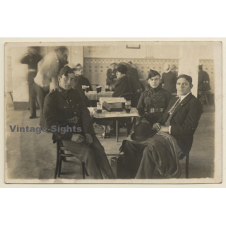 Beverlo / Belgium: Soldiers Drinking Beer In Café / WW1 (Vintage RPPC ~1910s)