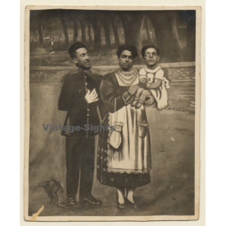 3 Guys In Face-In-Hole Board / Funny - Arcade - Funfair (Vintage Photo ~1930s/1940s)
