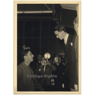 Baudouin Roi Des Belges Talking With Young Man / Photographers (Vintage Photo 1960s)
