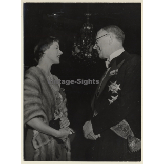 Ingrid Bergman & King Gustav Of Sweden / Innocence Ball (Vintage Press Photo 1955)