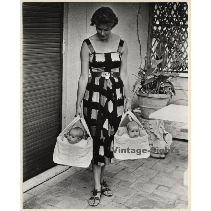 Ingrid Bergman Carrying Her Twins Isotta & Isabella (Vintage Press Photo 1952)