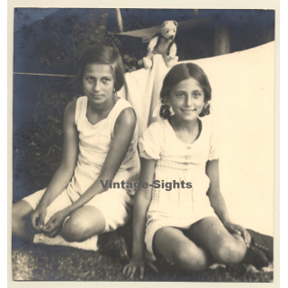 2 Pretty Girl Sisters With Teddy Bear (Vintage Photo Germany 1943)