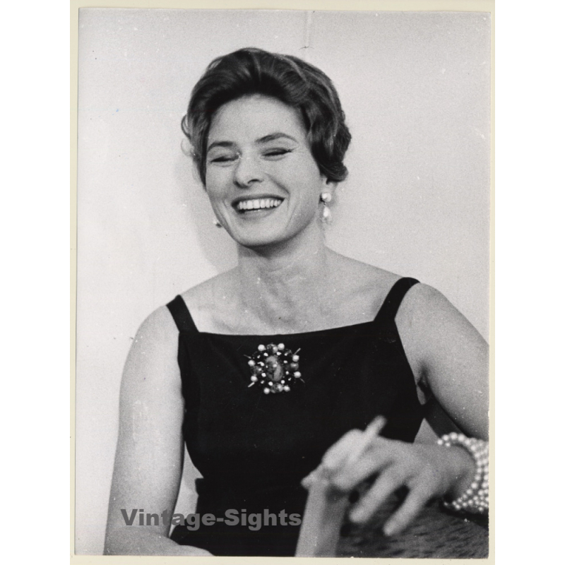 Ingrid Bergman In An Infectiously Happy Mood (Vintage Press Photo ~1960s)