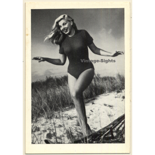 Pin-up Girl *20 / Blonde - Beach (Vintage Trading Card ~1950s)