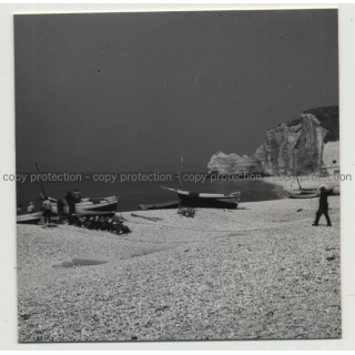 76790 Étretat: Fishing Boats - Rocky Coast - Beach (Vintage Photo B/W 1963)