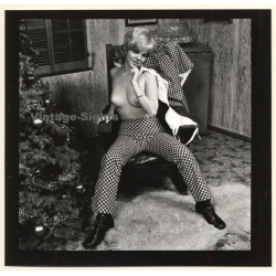 Erotic Model Candy Vaughan Undresses*5 / Topless (Vintage Contact Sheet Photo 1972)