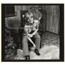 Erotic Model Candy Vaughan Undresses*6 / Topless (Vintage Contact Sheet Photo 1972)