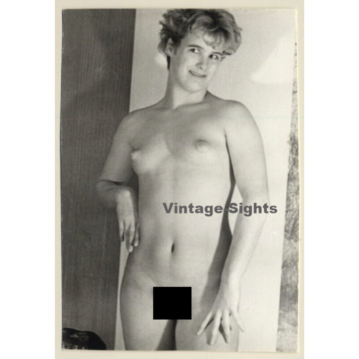 Natural Shorthaired Nude Standing / Smile (Vintage Photo GDR ~1980s)