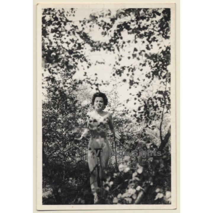 Slim Natural Nude In Garden *3 / Behind Bush (Vintage Photo France ~1940s/1950s)
