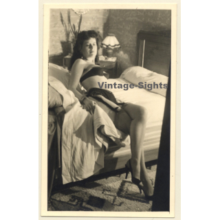 Semi Nude Female On Edge Of Bed / Lingerie - Suspenders (Vintage Photo France ~1940s/1950s)