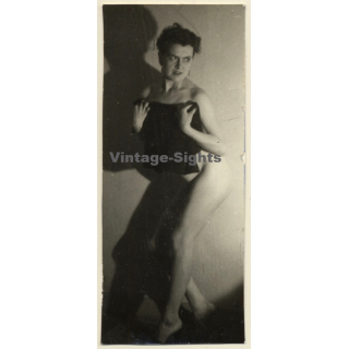Erotic Study Of Natural Brunette Nude*1 / Cloth - Eyes (Vintage Photo France ~1940s/1950s)