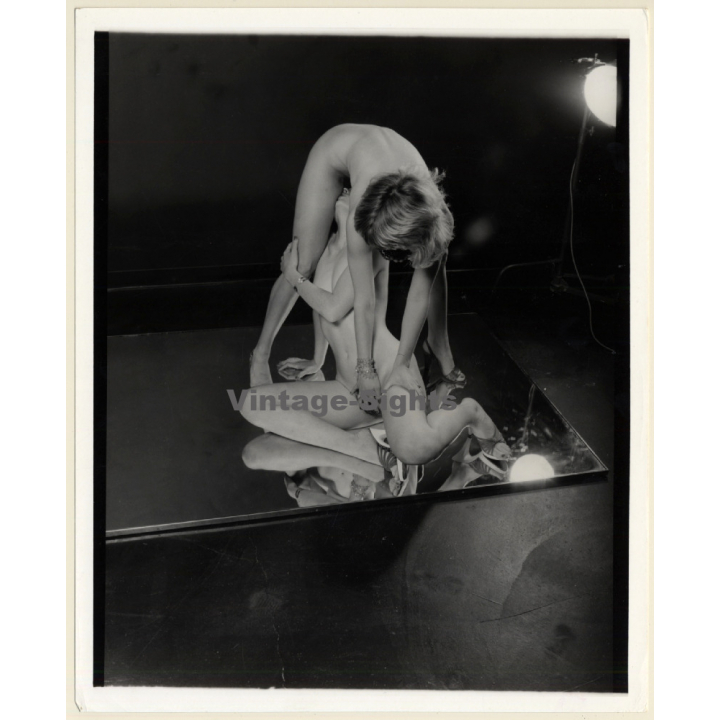 Erotic Study By T.Liori: 2 Nude Girlfriends On Mirror *7 / Lesbian INT (Vintage Photo KORENJAK 1970s/1980s)