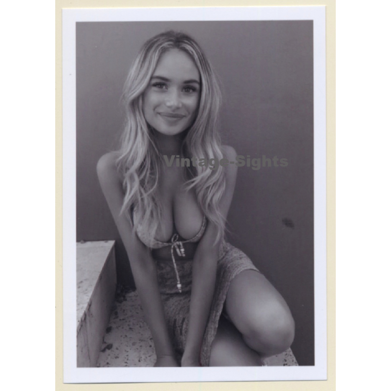 Erotic Study: Slim Busty Blonde Kneeling / Smile (B/W Photo ~2000s)