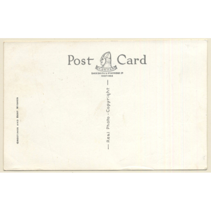 Hastings / United Kingdom: Carlisle Parade, Pier - Sussex (Vintage RPPC)