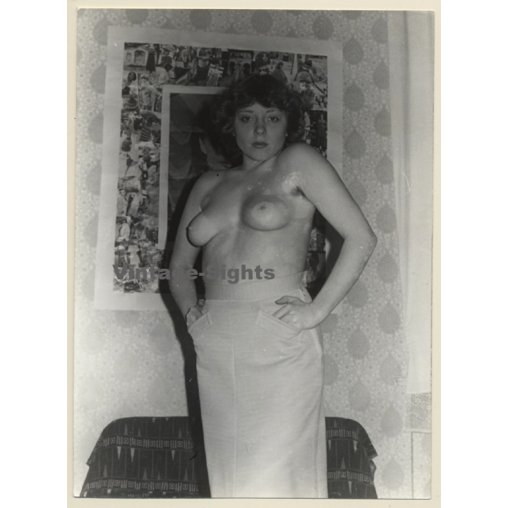 Pretty Semi Nude In Front Of Funky Wallpaper / Hairy Armpits (Vintage Photo GDR ~1980s)