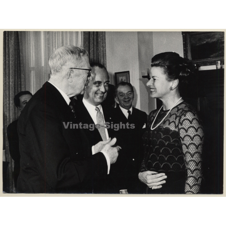 King Gustav VI Adolf Of Sweden & Ingrid Bergman (Vintage PRESS Photo 1967)