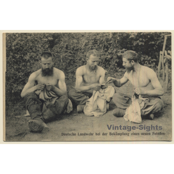 Deutsche Landwehr Soldaten Suchen Läuse WW1 (Vintage PC Field Post 1915)