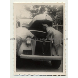 African Woman Helps Mending Oldtimer / Congo? (Vintage Photo B/W ~ 1930s)