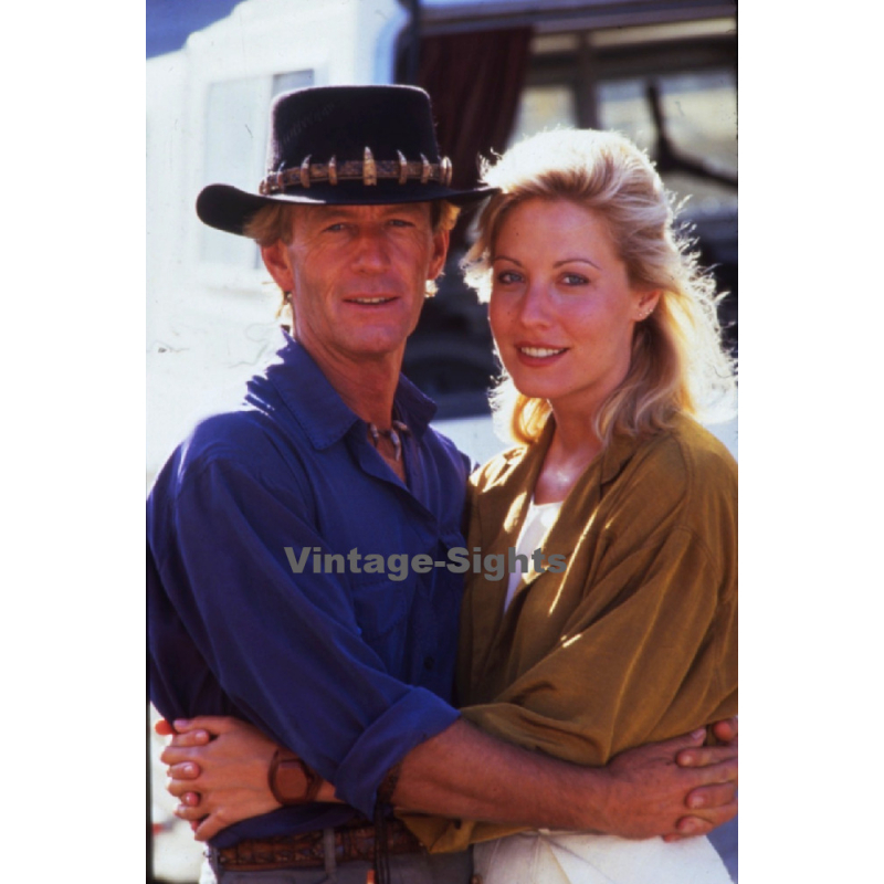 Paul Hogan & Linda Kozlowski: Crocodile Dundee 2 (Vintage Press Diapositive 1988)