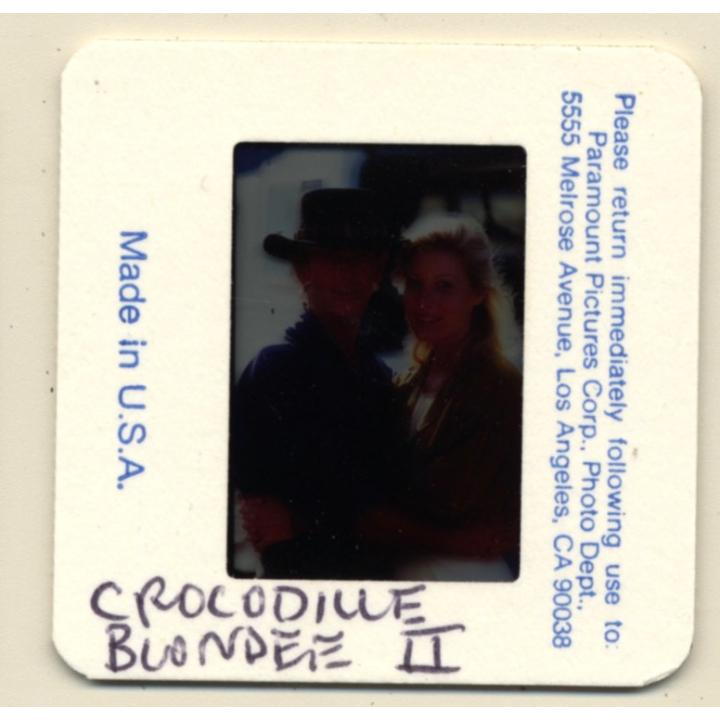 Paul Hogan & Linda Kozlowski: Crocodile Dundee 2 (Vintage Press Diapositive 1988)