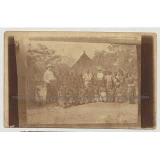 2 White Men W. African Tribe / Colonial Time - Congo? (Vintage Photo B/W 1910s/1920s)