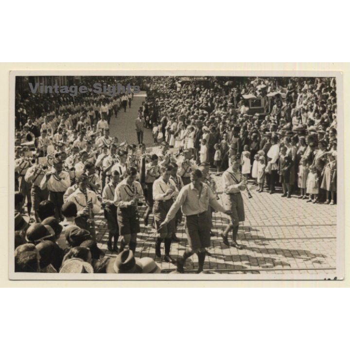 St. Gallen / Switzerland: Kinderfest - Umzug - Musikanten (Vintage RPPC 1940s)