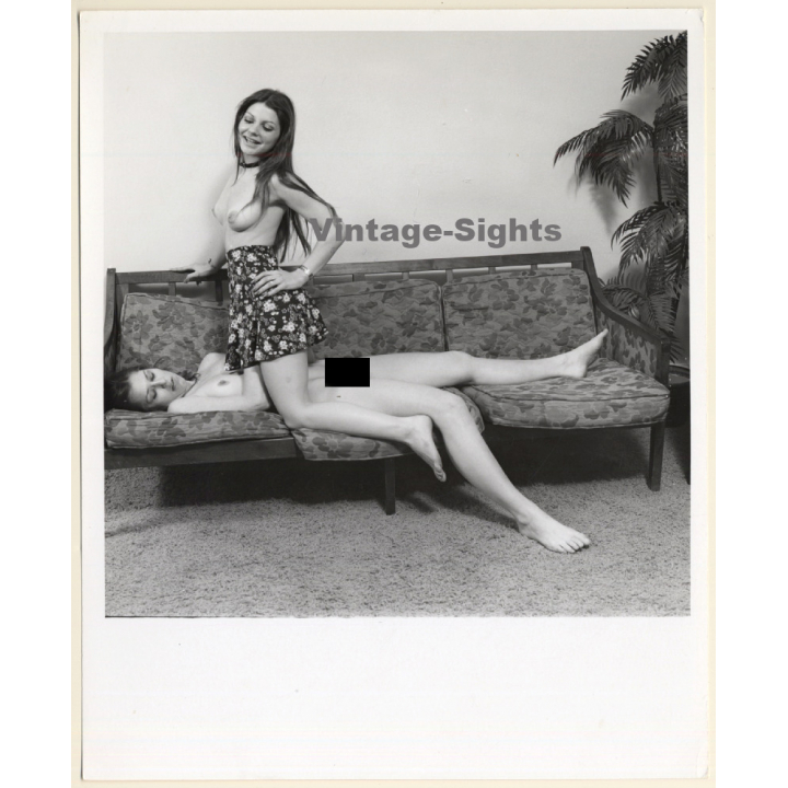 Erotic Study: 2 Nude Girlfriends Relax On Couch*1 / Lesbian INT (Vintage Photo KORENJAK 1970s/1980s)