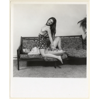 Erotic Study: 2 Nude Girlfriends Relax On Couch*2 / Lesbian INT (Vintage Photo KORENJAK 1970s/1980s)