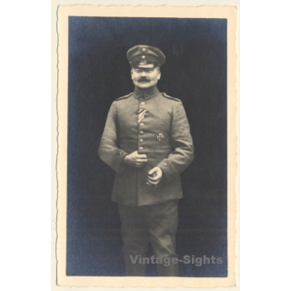WW1: 2 German Officer In Uniform / Iron Cross (Vintage RPPC 1910s)