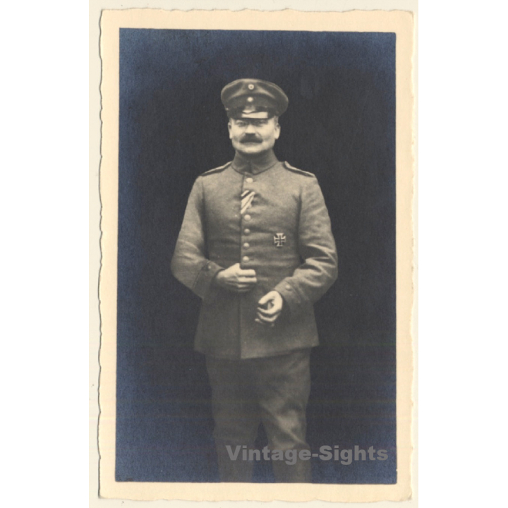 WW1: 2 German Officer In Uniform / Iron Cross (Vintage RPPC 1910s)