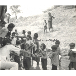 Siam / Indochina: Group Of Indigenous Kids On Rivershore (Vintage Stereo Glass Plate ~1920s/1930s)