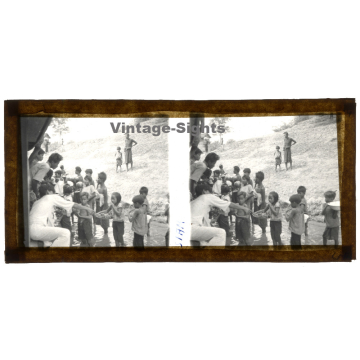 Siam / Indochina: Group Of Indigenous Kids On Rivershore (Vintage Stereo Glass Plate ~1920s/1930s)