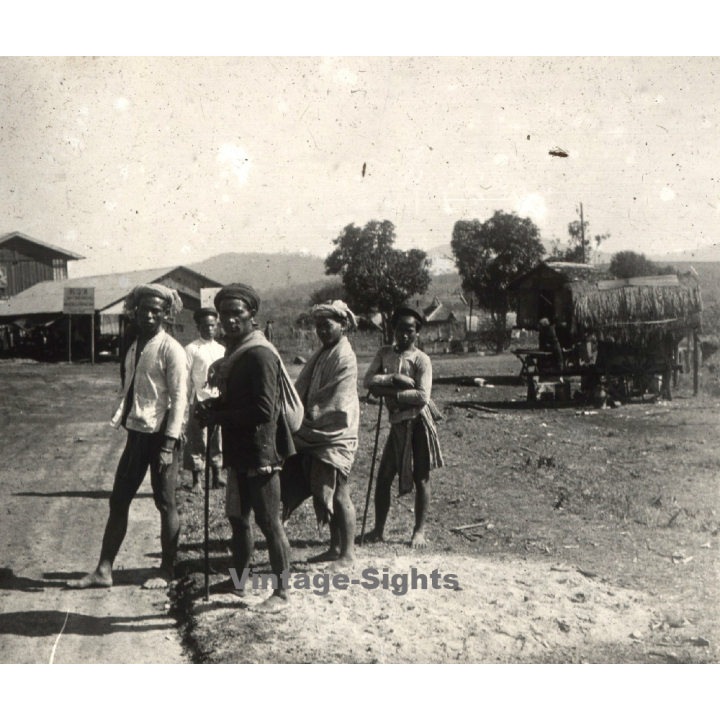 Djiring / Vietnam: Members Of Moïs Tribe On Street / Ethnic (Vintage Stereo Glass Plate ~1920s/1930s)
