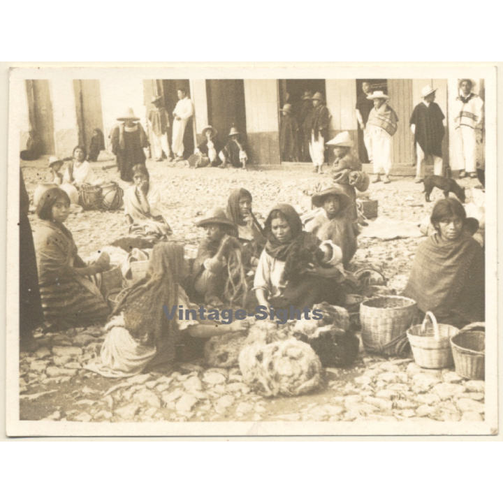 Andes / Bolivia ?: Street Vendors - Beggars (Vintage Photo ~1910s/1920s)