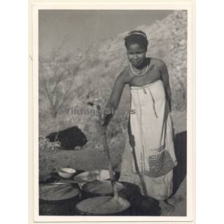 African Tribal Woman Brewing Beer / Ethnic (Vintage Photo 1940s/1950s)