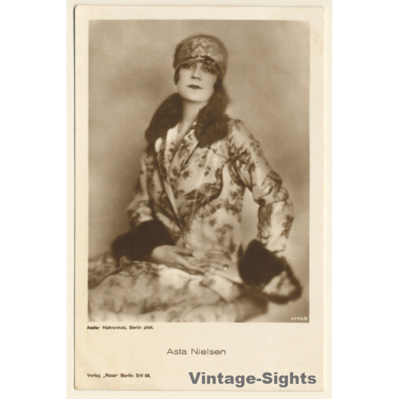 Asta Nielsen / Actress - Ross Verlag (Vintage RPPC 1920s/1930s)