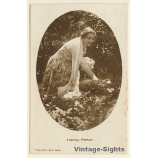 Henny Porten / Actress - Ross Verlag 1108/4 (Vintage RPPC 1920s/1930s)
