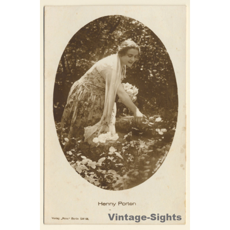 Henny Porten / Actress - Ross Verlag 1108/4 (Vintage RPPC 1920s/1930s)