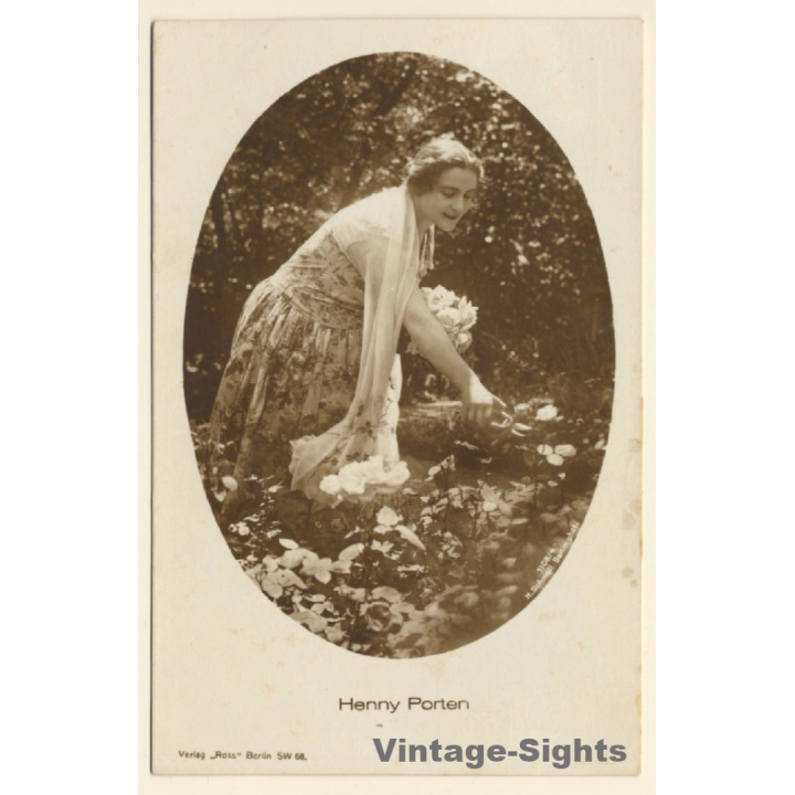 Henny Porten / Actress - Ross Verlag 1108/4 (Vintage RPPC 1920s/1930s)