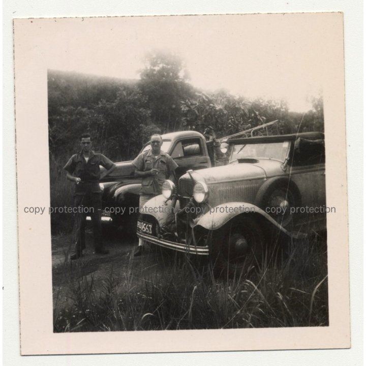 Studebaker M5 & 1930s Cabrio / Antelope Head On Cooler 2 (Vintage Photo Africa B/W ~1940s)
