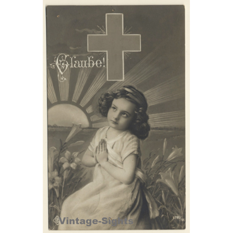 Little Girl Praying / Religion - Believe  Kitsch (Vintage RPPC 1909)