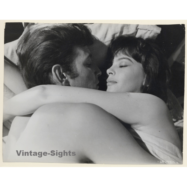 Leslie Caron & Tom Bell: The L-Shaped Room / Movie Still (Vintage Photo 1962)